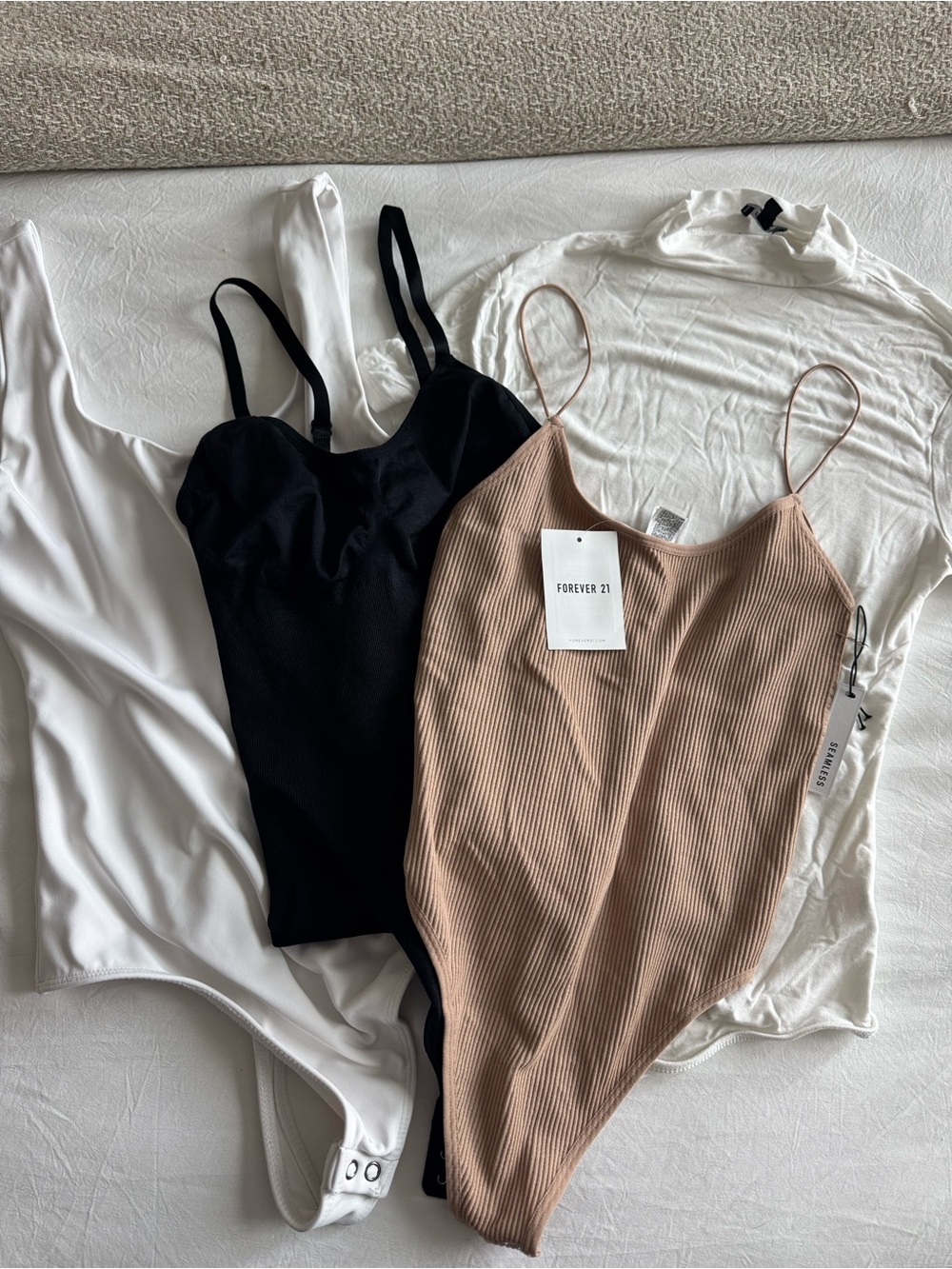 Set of 4 bodysuits